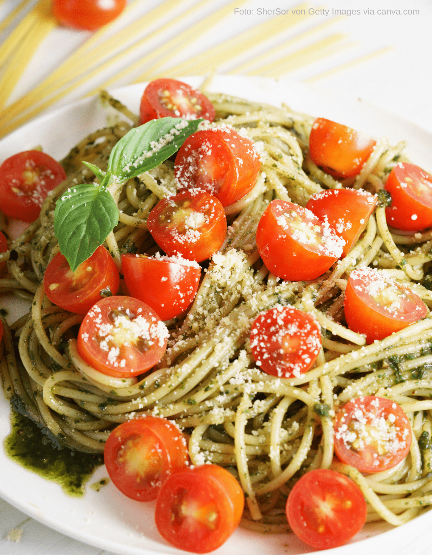 nudelsalat mit pesto verde und kirschtomaten