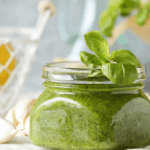 Veganes Pesto Verde – schnell gemacht, vielseitig genießbar und voller Geschmack | waffoodies