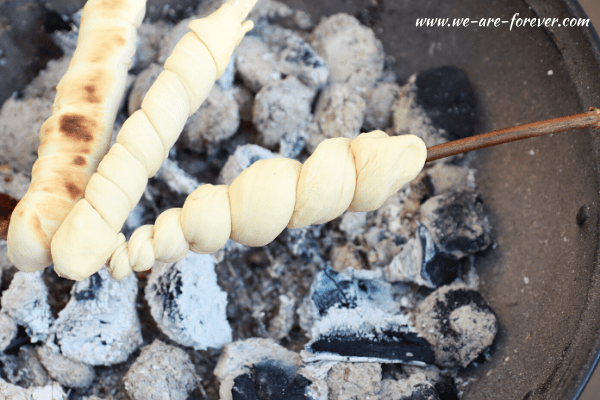 Stockbrot Rezept Ohne Hefe Und Ohne Quark Einfaches Rezept: Veganes Stockbrot ohne Hefe für den Grill