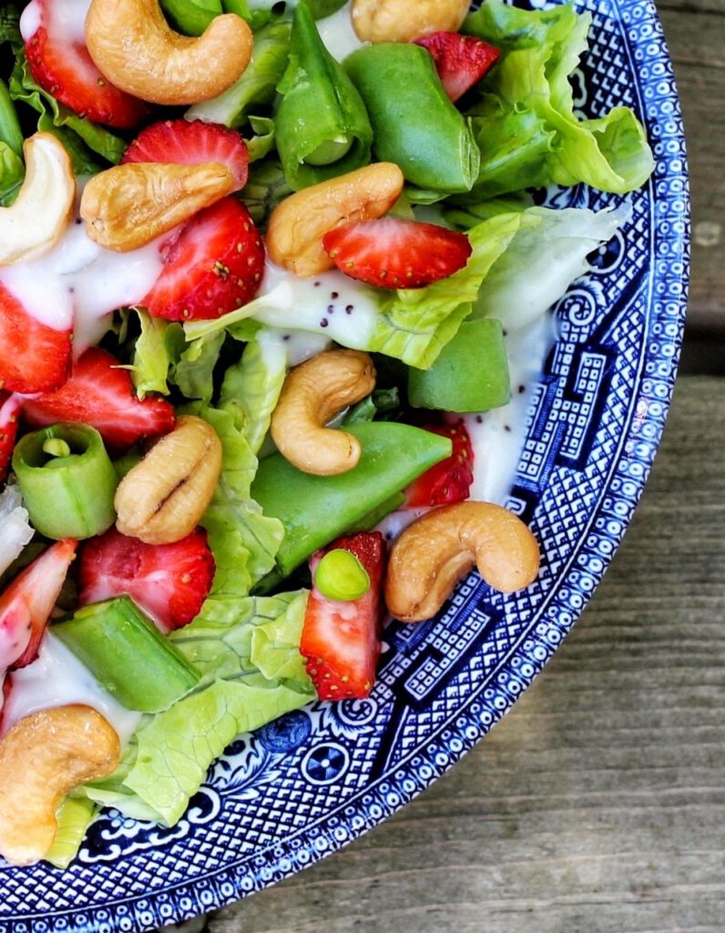 cashew-erdbeer-salat