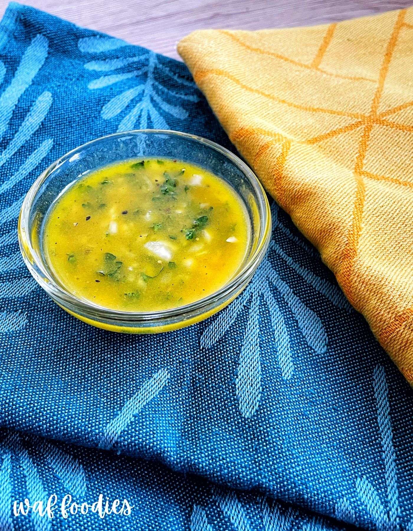Einfaches Rezept für klassische Vinaigrette | Veganes Salatdressing