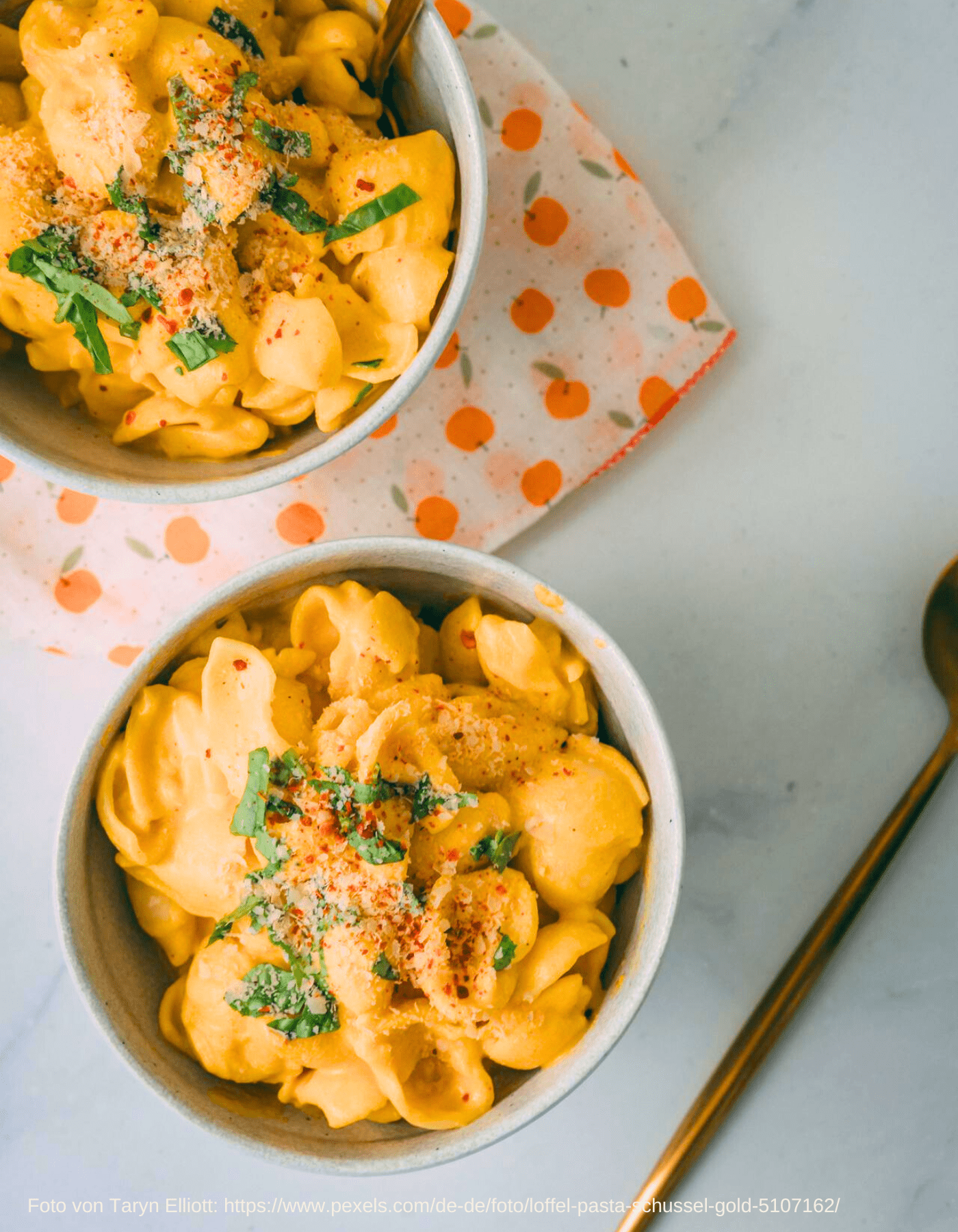 Cremige Butternut-Kürbis-Sauce über Pasta