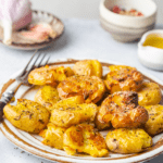 Knusprige Quetschkartoffeln vom Blech frisch aus dem Ofen