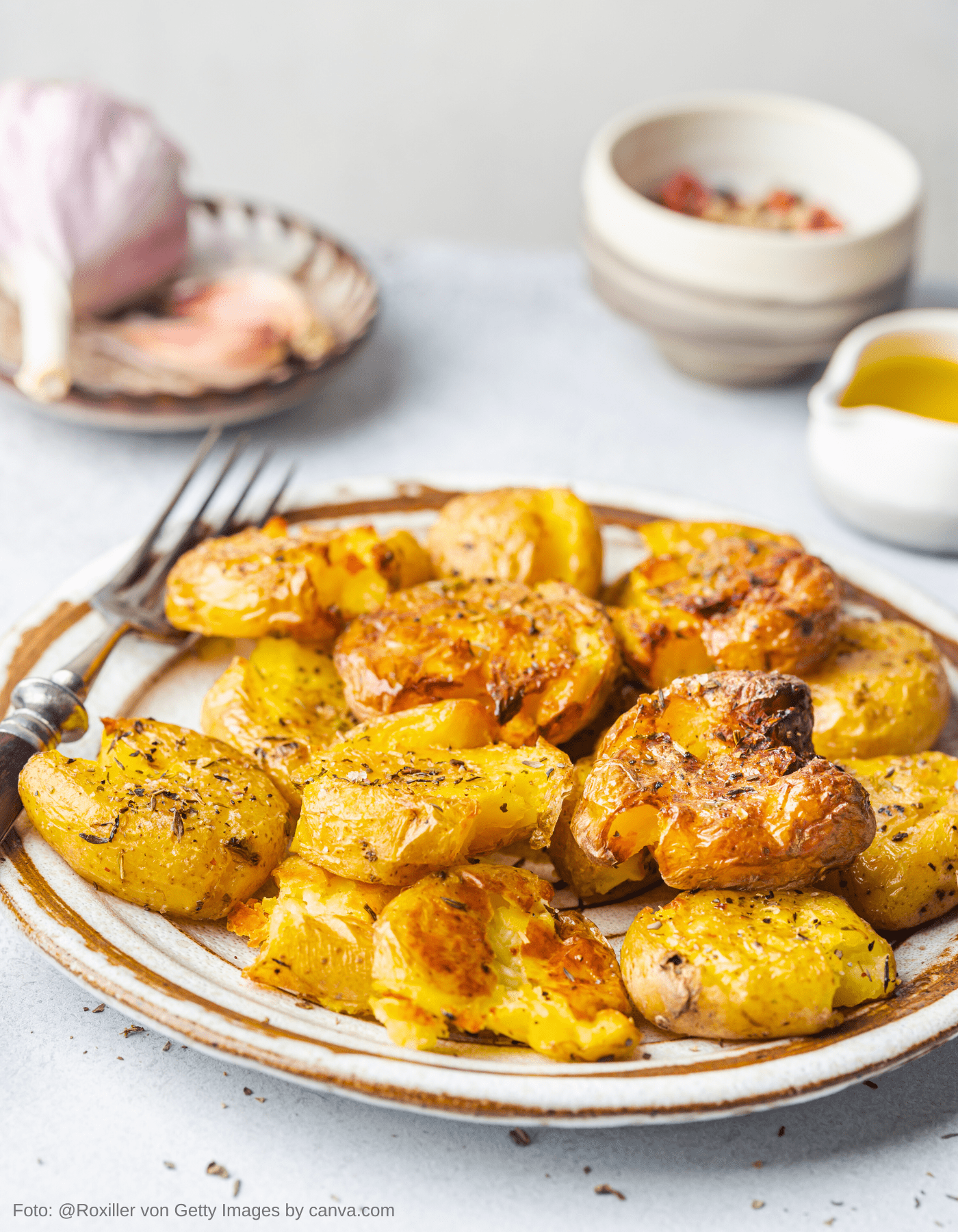 Knusprige Quetschkartoffeln vom Blech frisch aus dem Ofen